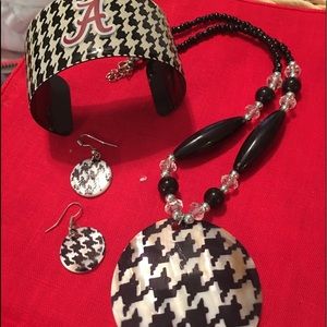 Houndstooth necklace, earrings, bracelet